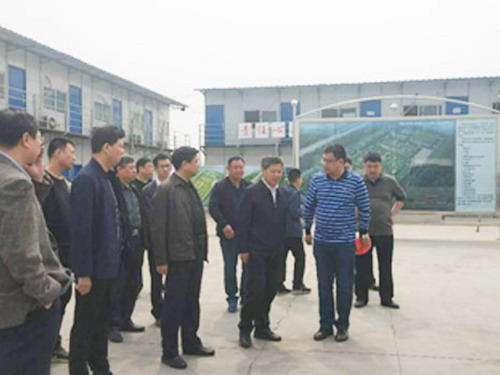3月31日，邢台市董晓宇市长带领有关部门负责人到污水处理二厂一期工程现场视察指导工作。